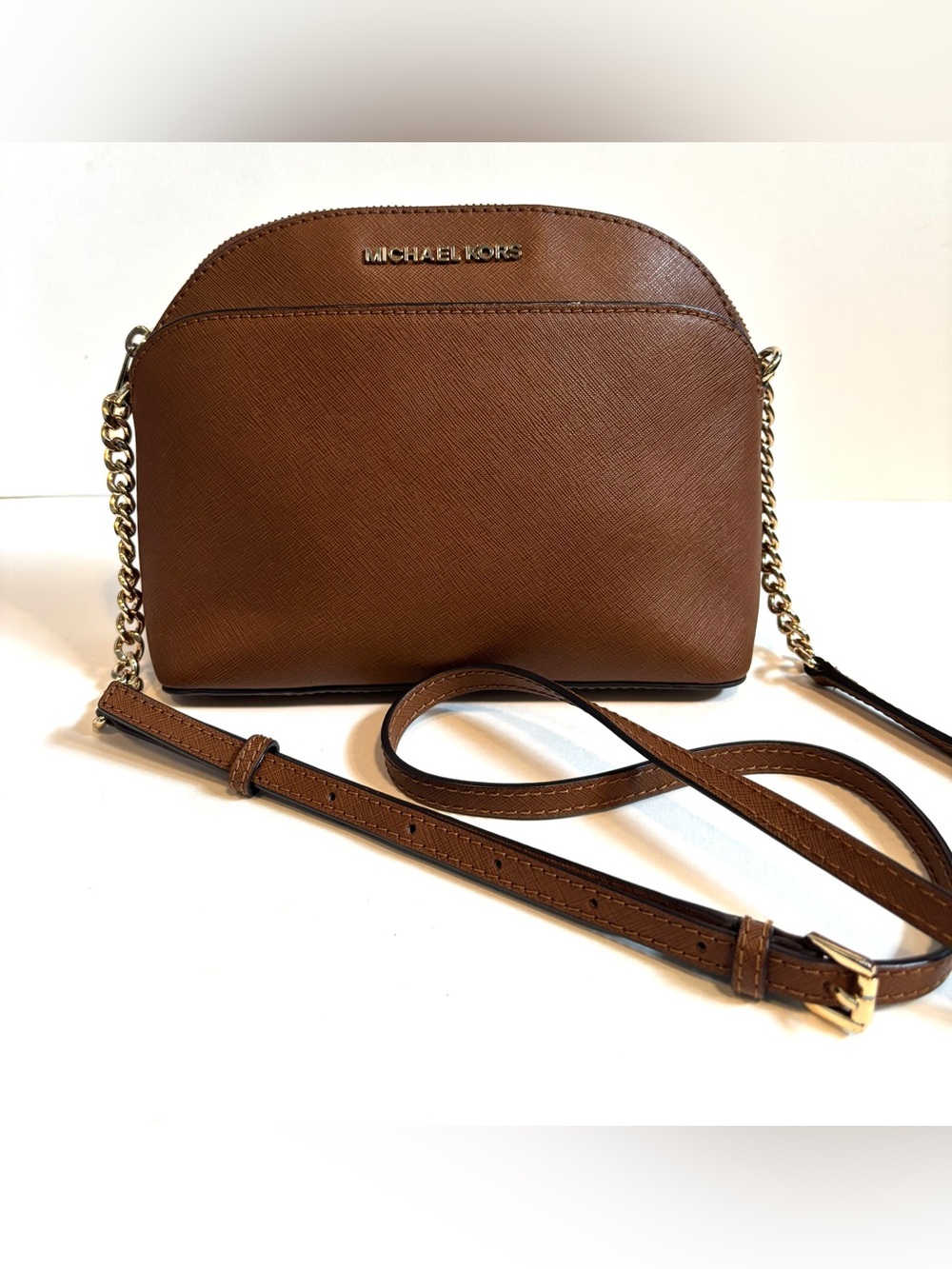 Michael Kors Jet Set Medium Dome Travel Crossbody in Brown